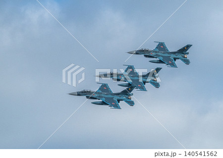 F-2戦闘機の勇姿 F-2戦闘機の勇姿 140541562