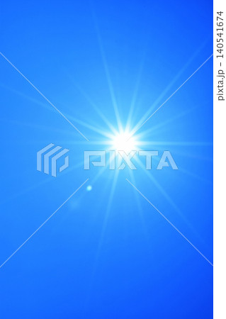 青空と太陽　直射日光　フリースペースイメージ 140541674