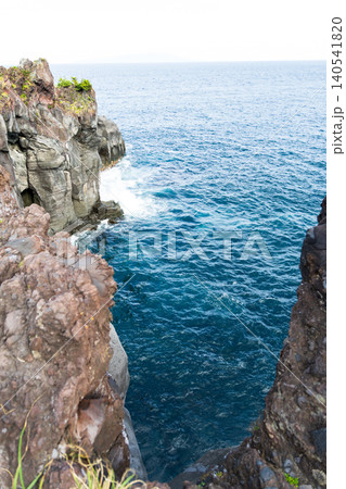 城ヶ崎海岸 断崖絶壁 城ヶ崎海岸 断崖絶壁 140541820