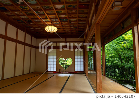 京都、正寿院の猪目窓と天井画 京都、正寿院の猪目窓と天井画 140542107
