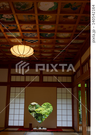 京都、正寿院の猪目窓と天井画 京都、正寿院の猪目窓と天井画 140542164