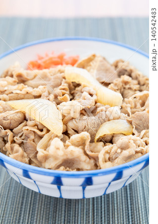 おいしい牛丼、紅生姜付き おいしい牛丼、紅生姜付き 140542483