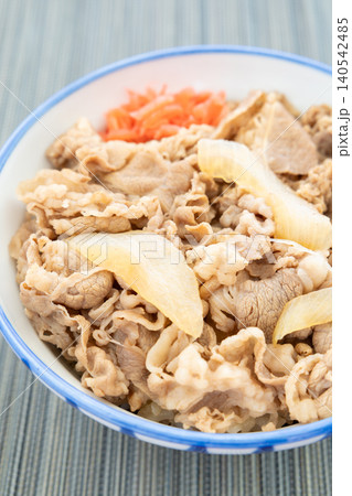 おいしい牛丼、紅生姜付き おいしい牛丼、紅生姜付き 140542485