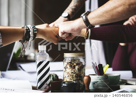 businessman shaking hands with colleague 140546856