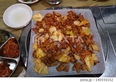 Grilled Chicken and Vegetables on Tray 140550152