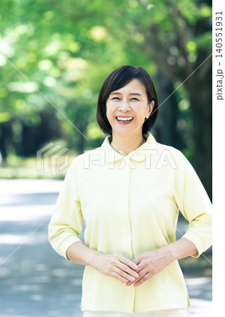 介護スタッフの女性 140551931