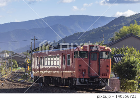 竹田駅に入る播但線の列車 竹田駅に入る播但線の列車 140556723