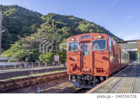 竹田駅の播但線の列車 竹田駅の播但線の列車 140556728