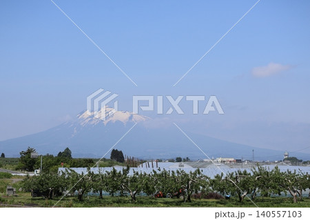 猿賀公園から見た岩木山 猿賀公園から見た岩木山 140557103