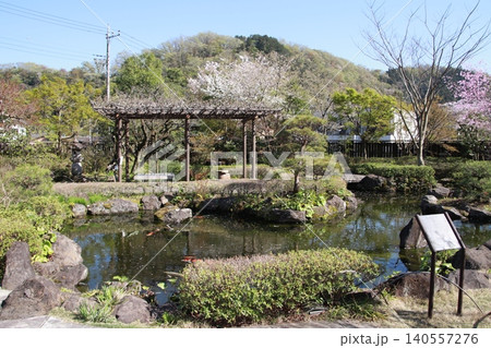 古い木造の建物 高尾駒木野庭園 古い木造の建物 高尾駒木野庭園 140557276