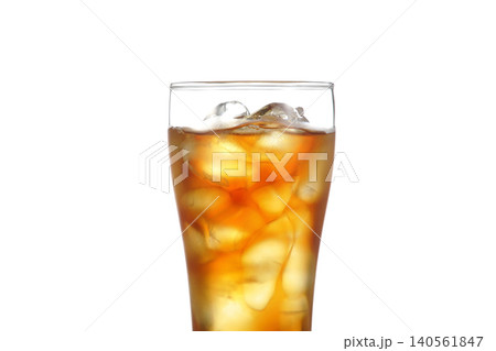 氷の入った飲料のイメージ・アイスティー 氷の入った飲料のイメージ・アイスティー 140561847