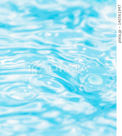 ひんやりとした水面 夏色のイメージ素材 ひんやりとした水面 夏色のイメージ素材 140561947