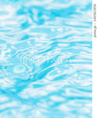 ひんやりとした水面 夏色のイメージ素材 ひんやりとした水面 夏色のイメージ素材 140561950