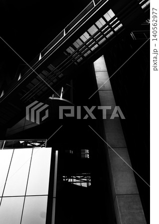 階段を見上げる 140562977