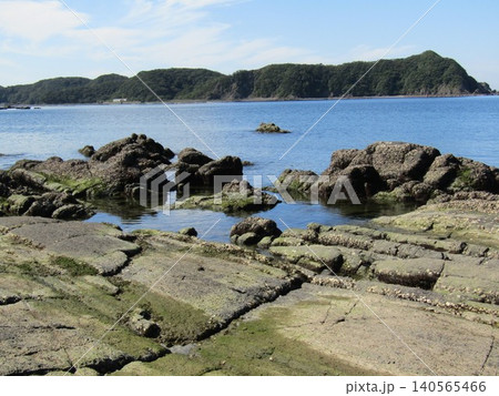 熊本県天草市、美しい海が広がる魚貫海岸（おにきかいがん） 140565466