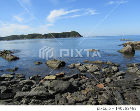 熊本県天草市、美しい海が広がる魚貫海岸（おにきかいがん） 140565468