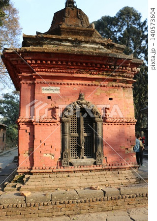 ネパール カトマンドゥ パシュパティナートの寺院 ネパール カトマンドゥ パシュパティナートの寺院 140573604