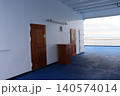 クルーズ船のデッキにある木製のドア 140574014