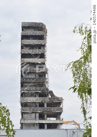 Demolished Concrete Skyscraper Building in Progress Demolished Concrete Skyscraper Building in Progress 140574486