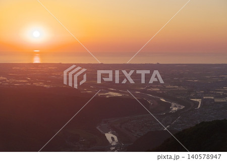 犀鶴林道(奥獅子吼山)から望む手取川扇状地の夕景 犀鶴林道(奥獅子吼山)から望む手取川扇状地の夕景 140578947