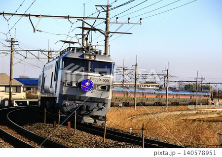 寝台特急『カシオペア』… EF510電気機関車牽引のE26系客車 140578951