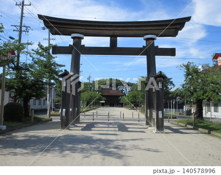 尾張大国霊神社の鳥居と参道!愛知県稲沢市 尾張大国霊神社の鳥居と参道!愛知県稲沢市 140578996
