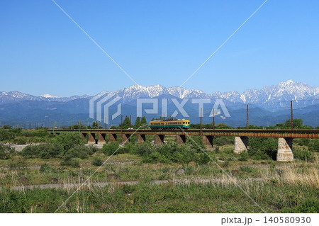 【富山地方鉄道】立山連峰と10030形(本線:越中荏原~越中三郷) 【富山地方鉄道】立山連峰と10030形(本線:越中荏原~越中三郷) 140580930