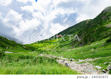 千畳敷カールの絶景 登山道から見下ろす眺望 千畳敷カールの絶景 登山道から見下ろす眺望 140581672