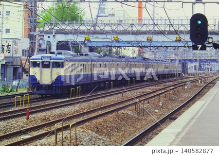 SM分離の5か月前、東海道線を走る横須賀線列車、クハ111-1104他、平沼橋、1980年5月5日 SM分離の5か月前、東海道線を走る横須賀線列車、クハ111-1104他、平沼橋、1980年5月5日 140582877