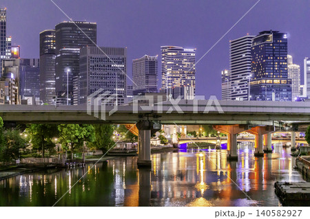 大阪夜景 天神橋から眺める難波橋 大阪府大阪市 大阪夜景 天神橋から眺める難波橋 大阪府大阪市 140582927