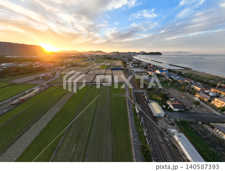夕景の讃岐相生駅 香川県東かがわ市 夕景の讃岐相生駅 香川県東かがわ市 140587393