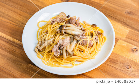 豚こま肉ときのこの和風パスタ 豚こま肉ときのこの和風パスタ 140588017