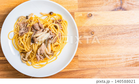 豚こま肉ときのこの和風パスタ 140588021