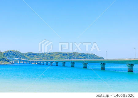 初夏の角島大橋 山口県下関市 初夏の角島大橋 山口県下関市 140588026