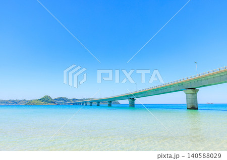 初夏の角島大橋 山口県下関市 初夏の角島大橋 山口県下関市 140588029