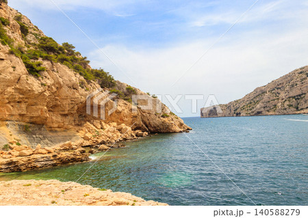 View of Calanque de Morgiou on the Mediterranean shore between Marseille and Cassis in the south of France 140588279