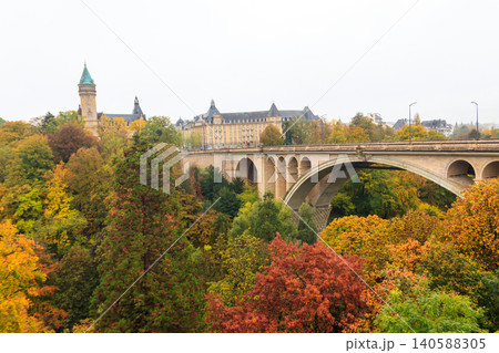 Scenic autumn view of Adolphe Bridge in Luxembourg city, Luxembourg 140588305