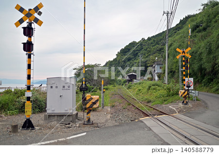 海の見える駅 線路は続く 海の見える駅 線路は続く 140588779