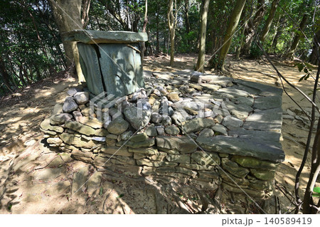 天石門別八倉比売神社　五角形の磐座 140589419