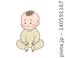 おすわりする赤ちゃん|b002 140591167