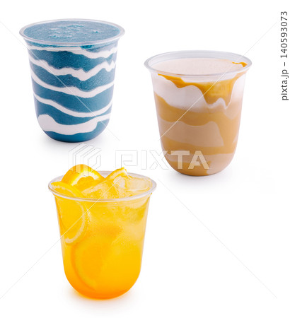Assorted refreshing takeaway beverages in plastic cups Assorted refreshing takeaway beverages in plastic cups 140593073