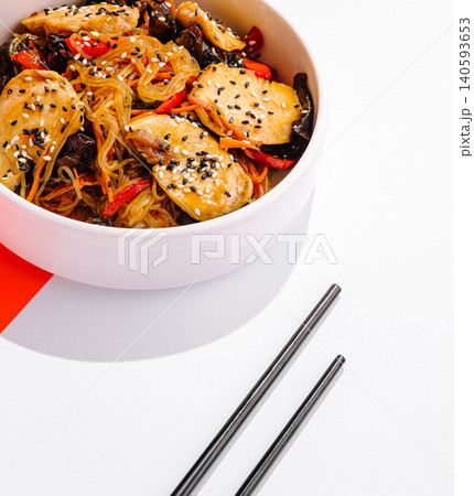 Asian Glass Noodles With Chicken And Vegetables 140593653