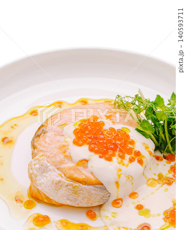 Baked Salmon Steak With Cream And Caviar 140593711