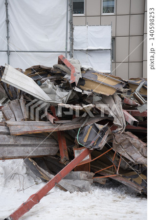 解体された建物の雑品 140598253