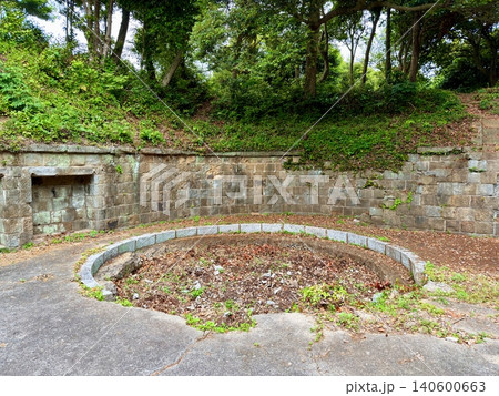 長崎県対馬にある明治期のレンガ造り遺構・姫神山砲台跡 140600663