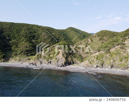 上空から見下ろす長崎県対馬の豆酘崎の海岸風景 上空から見下ろす長崎県対馬の豆酘崎の海岸風景 140600750