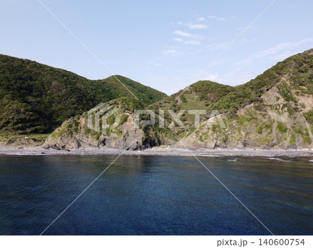 上空から見下ろす長崎県対馬の豆酘崎の海岸風景 上空から見下ろす長崎県対馬の豆酘崎の海岸風景 140600754
