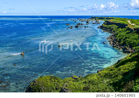 宮古島にある東平安名崎のとても美しい海の風景 宮古島にある東平安名崎のとても美しい海の風景 140601905