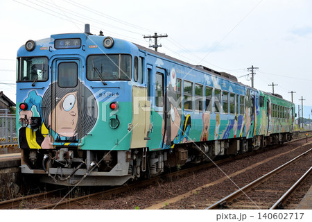 境線で活躍するキハ47系普通列車2両 境線で活躍するキハ47系普通列車2両 140602717