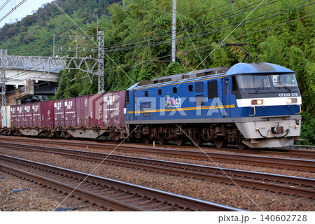 東海道線を走るEF210-318コンテナ貨物列車 東海道線を走るEF210-318コンテナ貨物列車 140602728